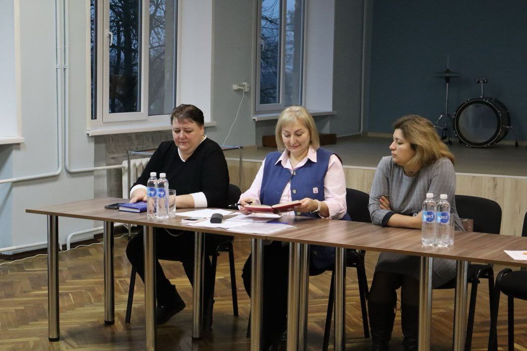 photo 5341496293571890855 y