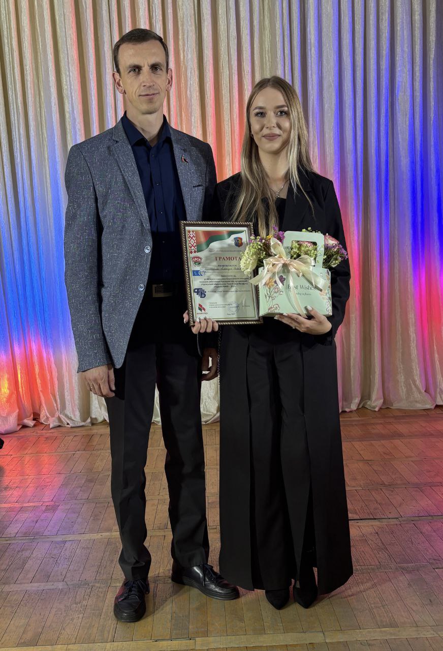 photo 5291790662821346685 y