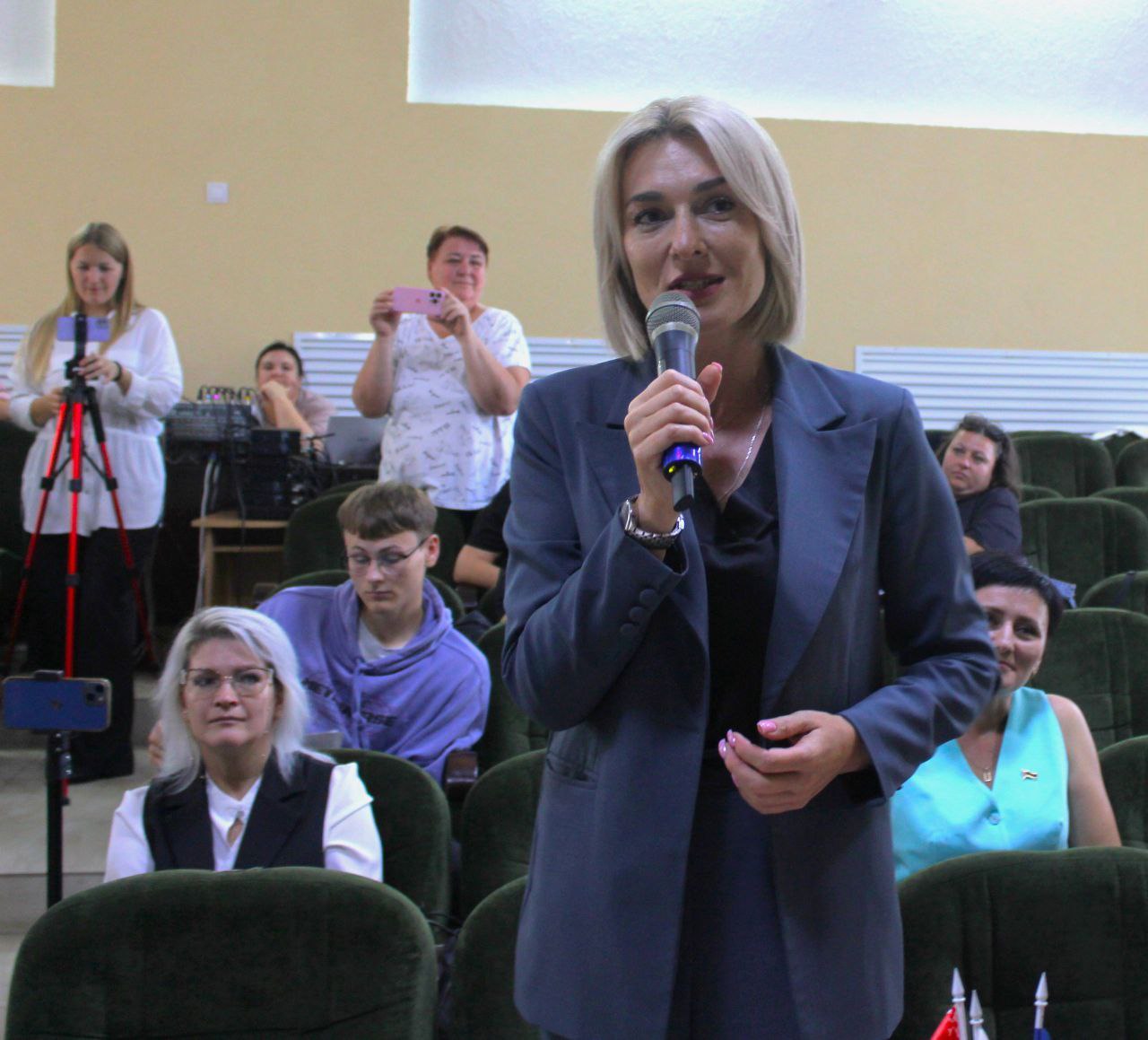 photo 5337032040136179265 y