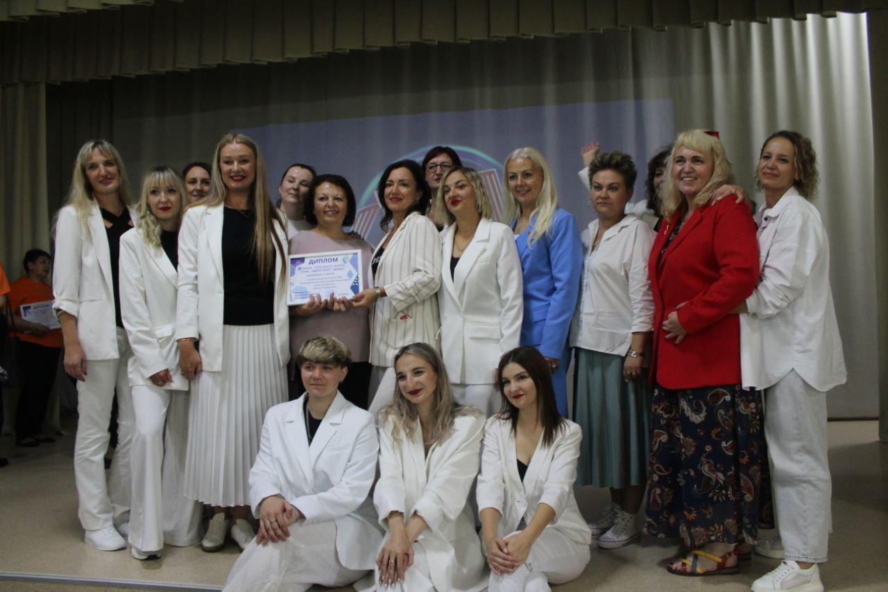 photo 5337032040136179632 y