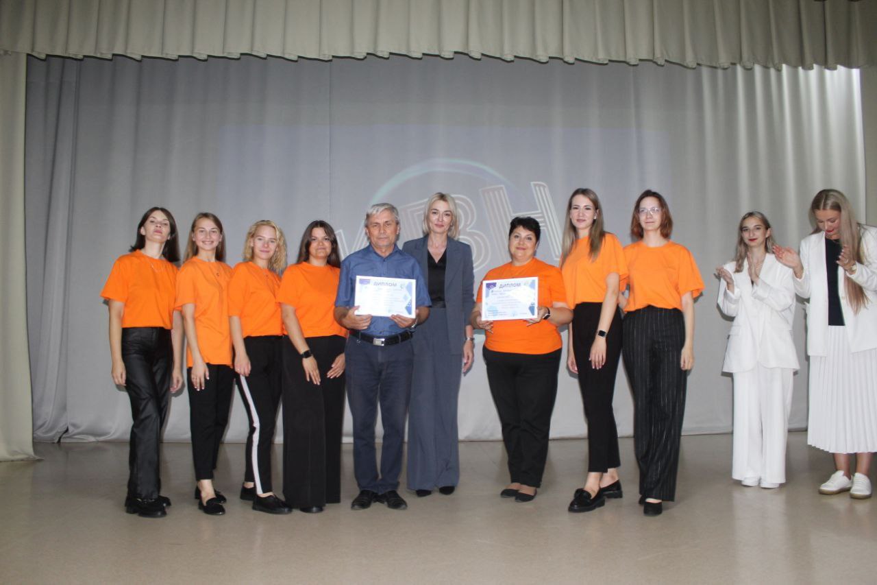 photo 5337032040136179633 y