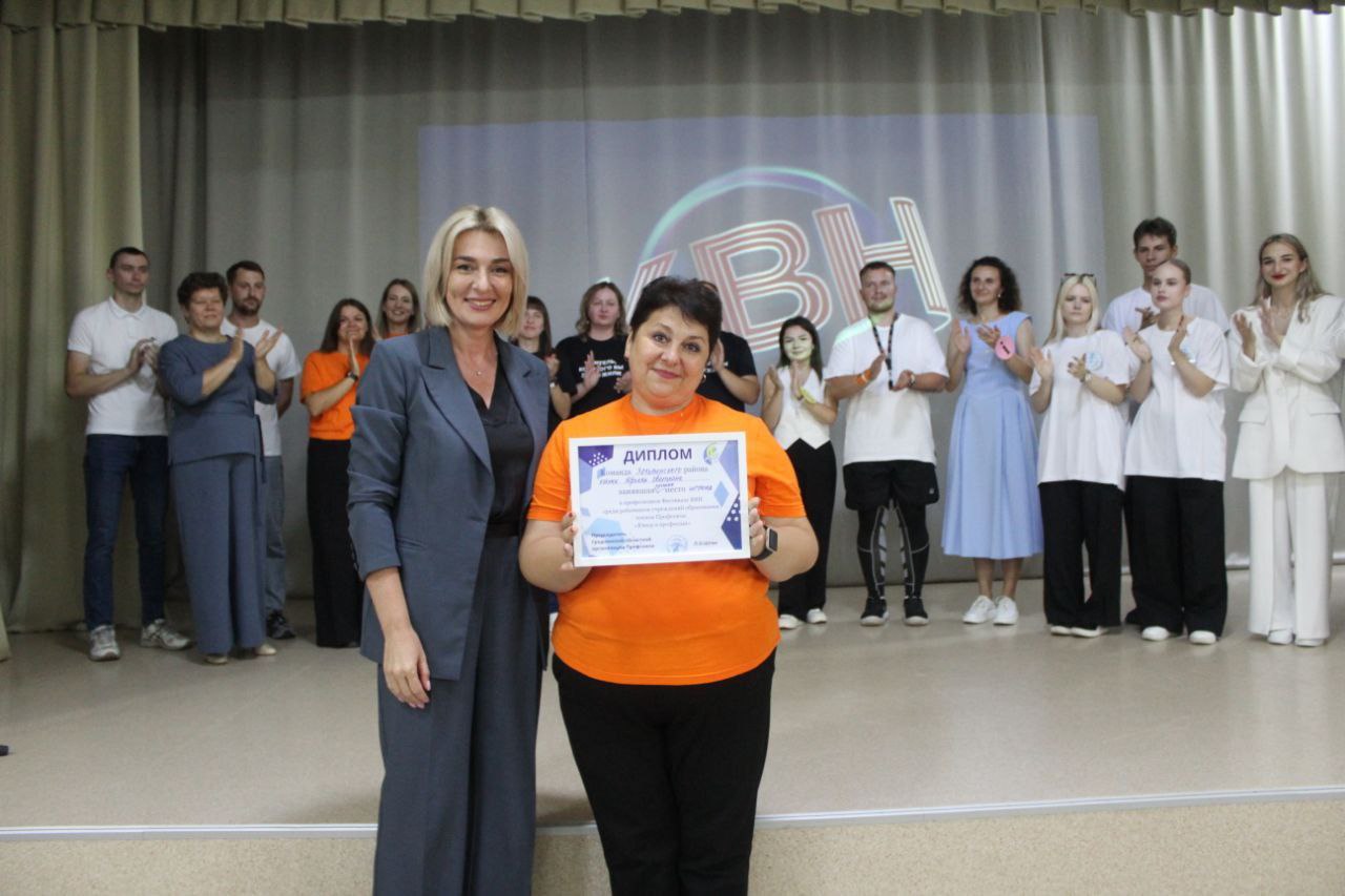 photo 5337032040136179639 y