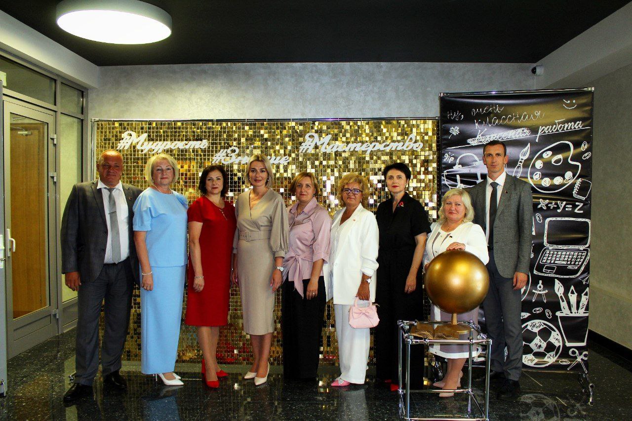 photo 5276522354731776294 y