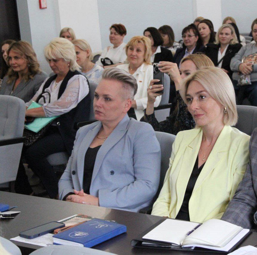 photo 5287373361971855772 y