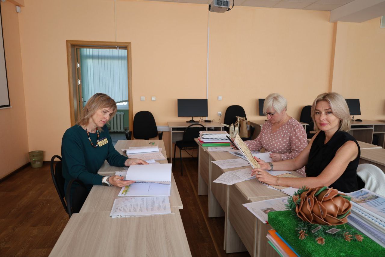 photo 5294437707000445095 y