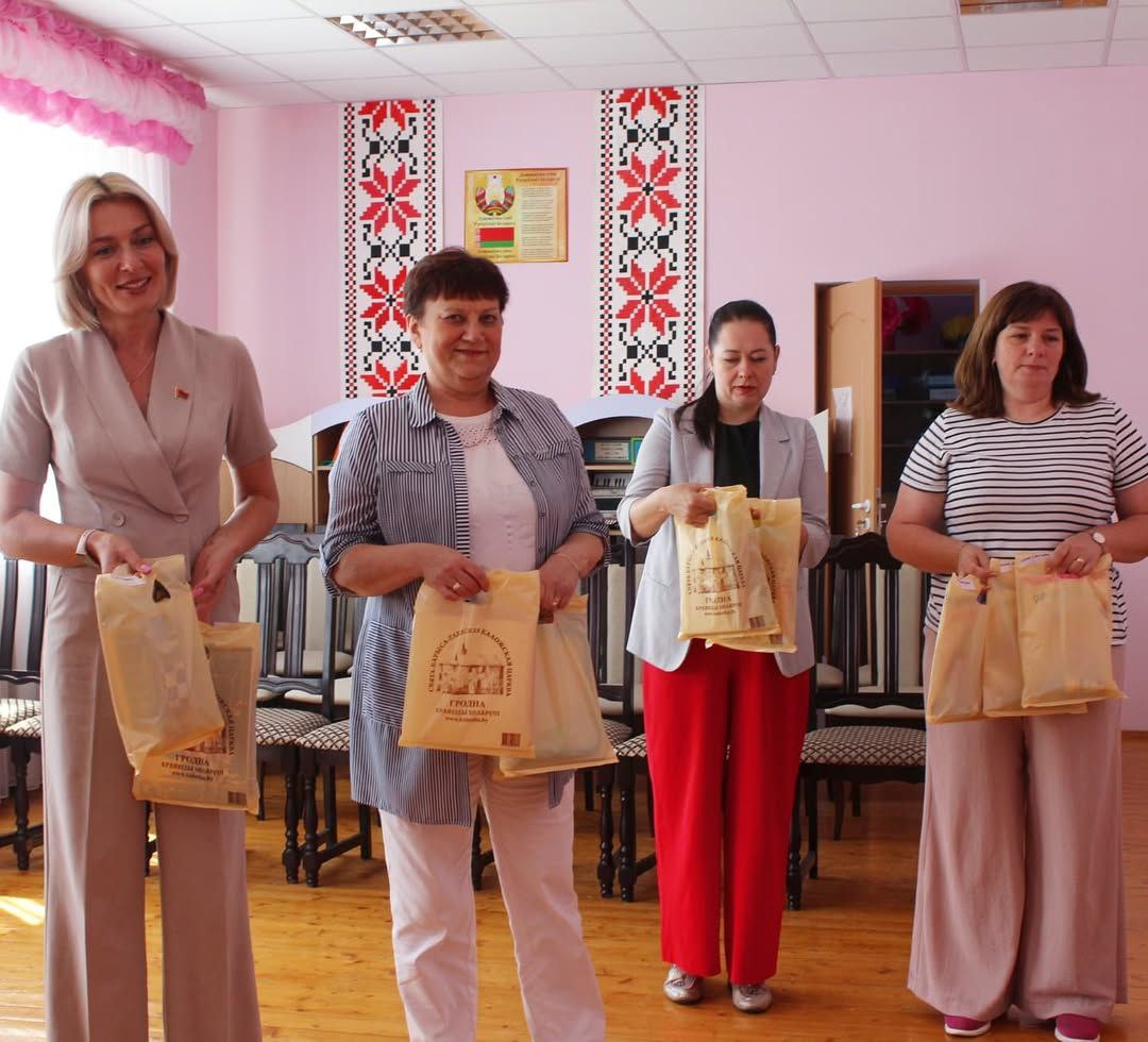 photo 5298736969263743038 y