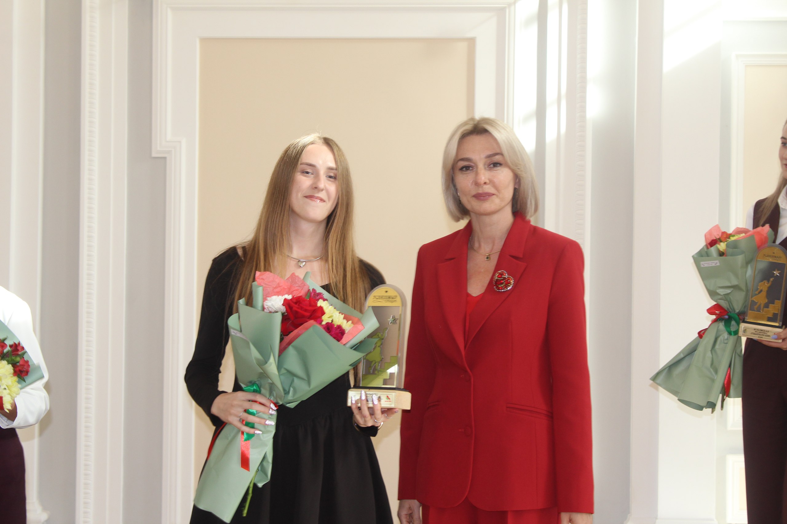 photo 5402359265802449973 w