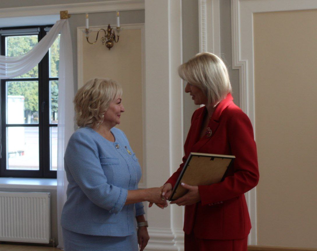 photo 5402368001765931384 y