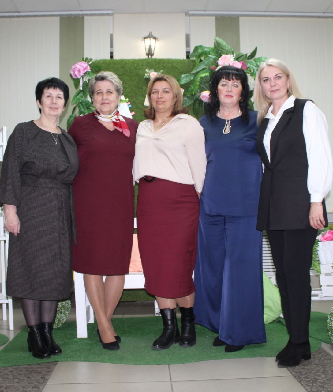 photo 5402602077483564191 y