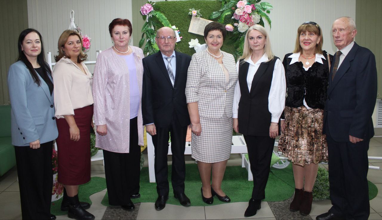 photo 5402602077483564193 y