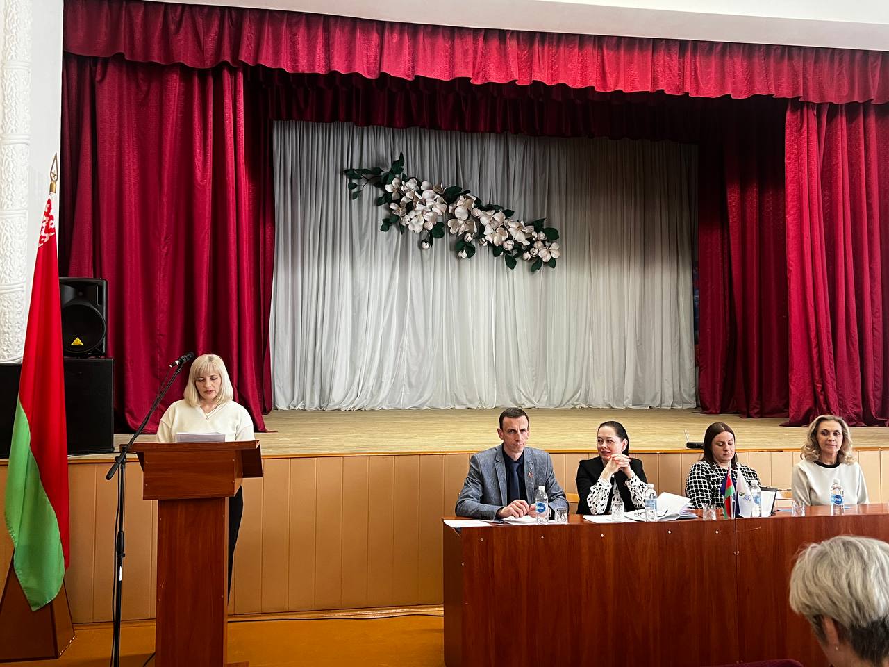 photo 5325654465614386672 y