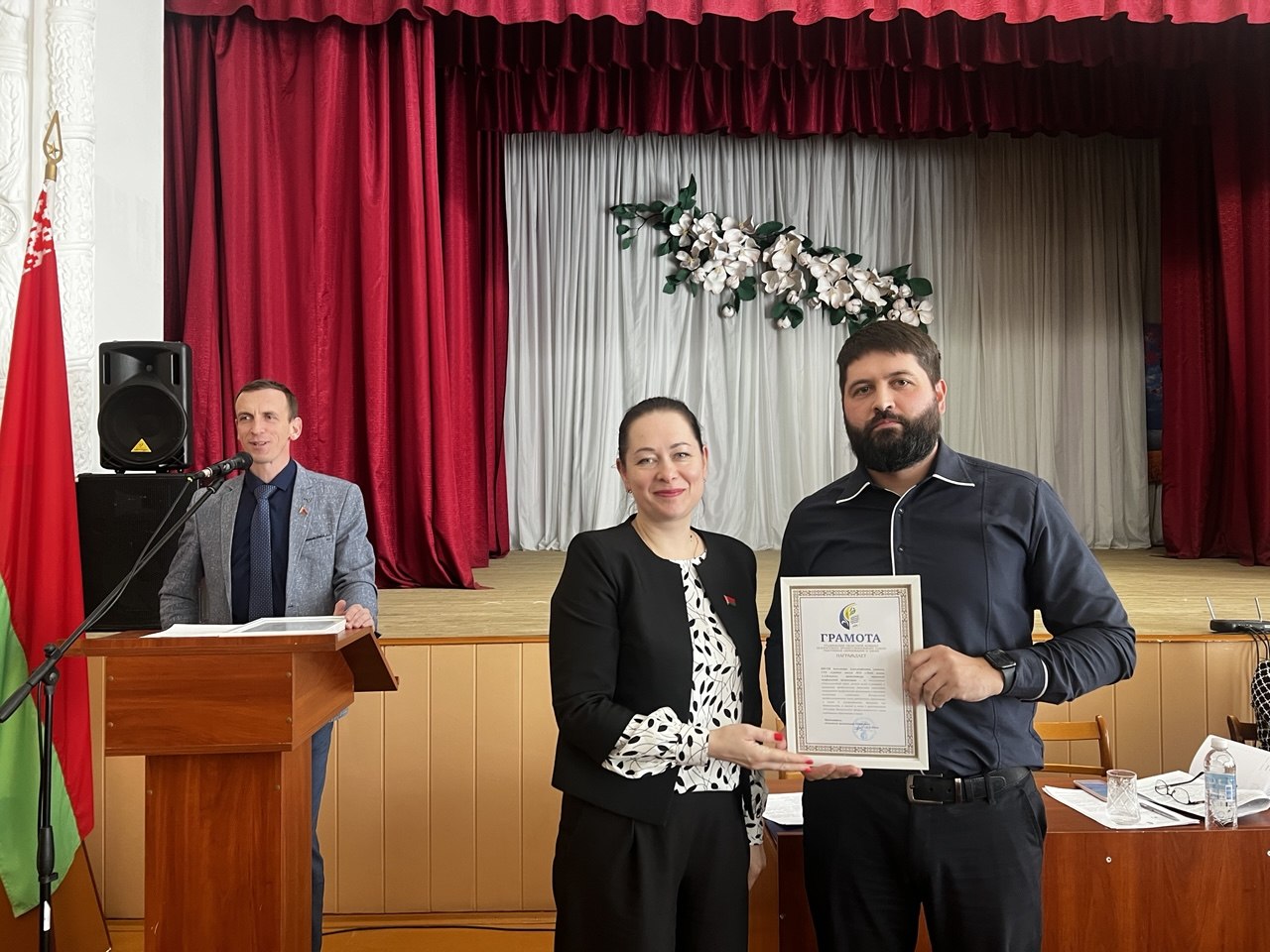 photo 5325654465614386678 y