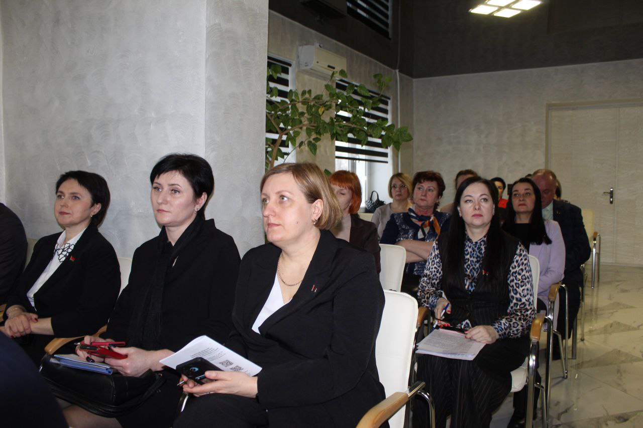 photo 5257979357421048050 y