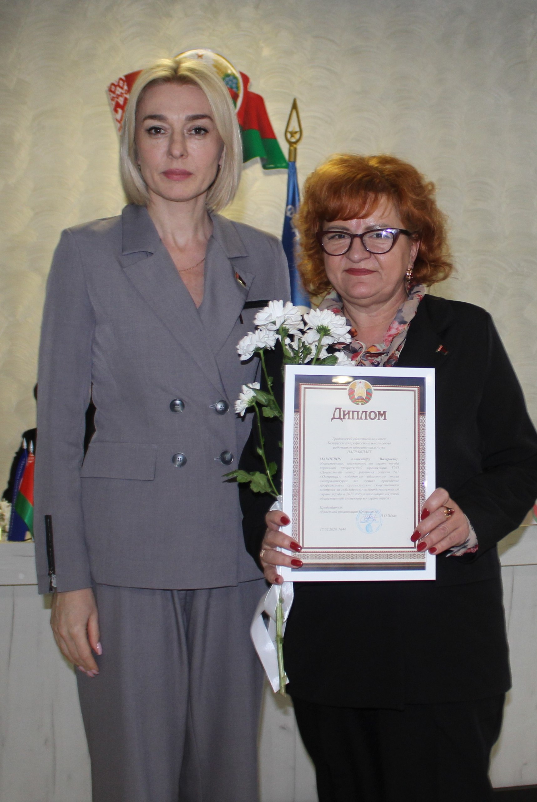 photo 5258355725405197936 w