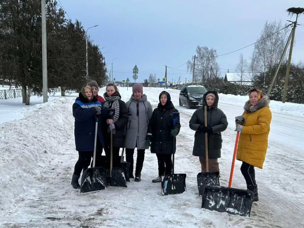 photo 5408911865481465677 y