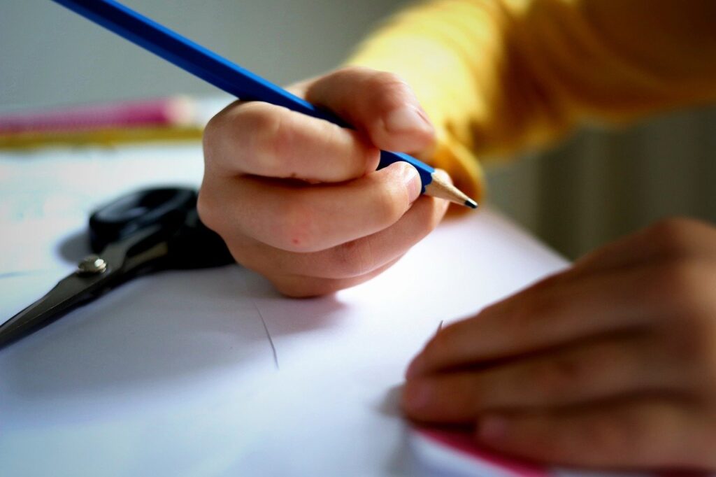 write-8487618_1280-1024x682-1.jpg